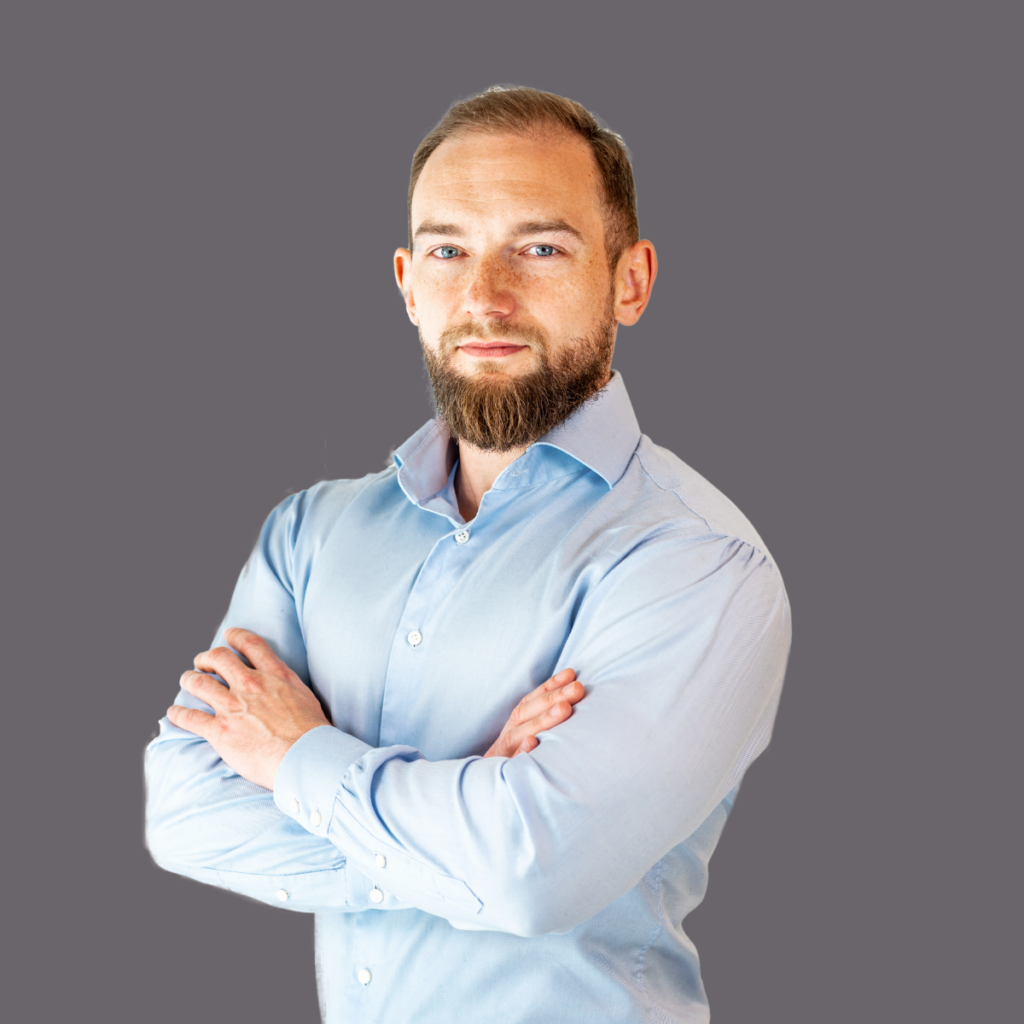 zdjęcie biznesowe mężczyzny o niebieskich oczach