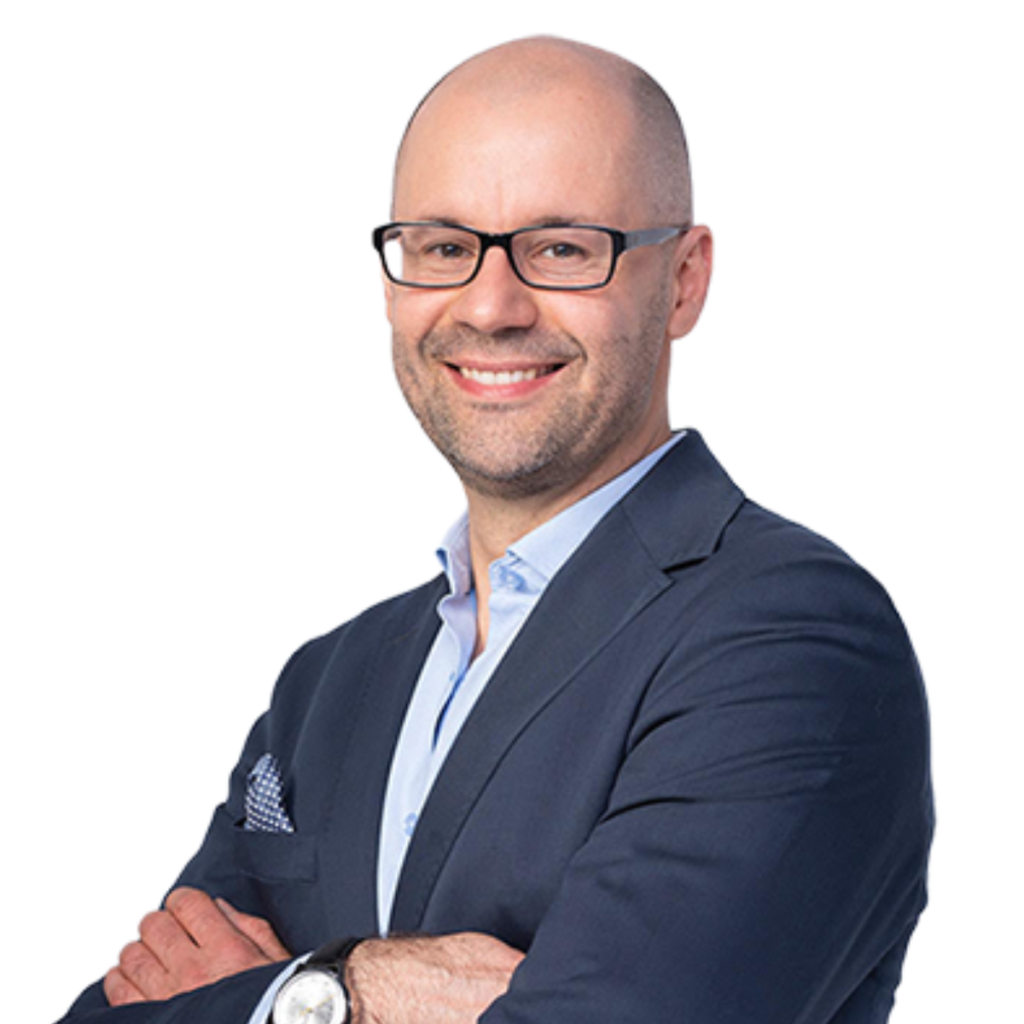 portret mężczyzny w okularach i garniturze