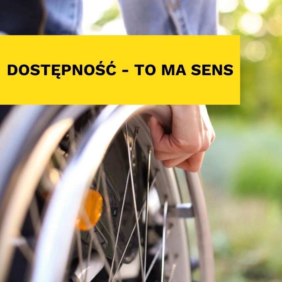 fragment osoby na wózku inwalidzkim