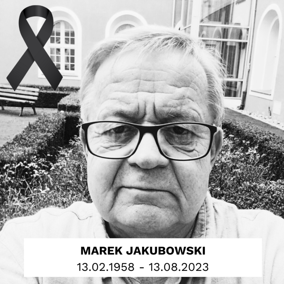 czarno białe zdjęcie mężczyzny zmarłego Marka Jakubowskiego