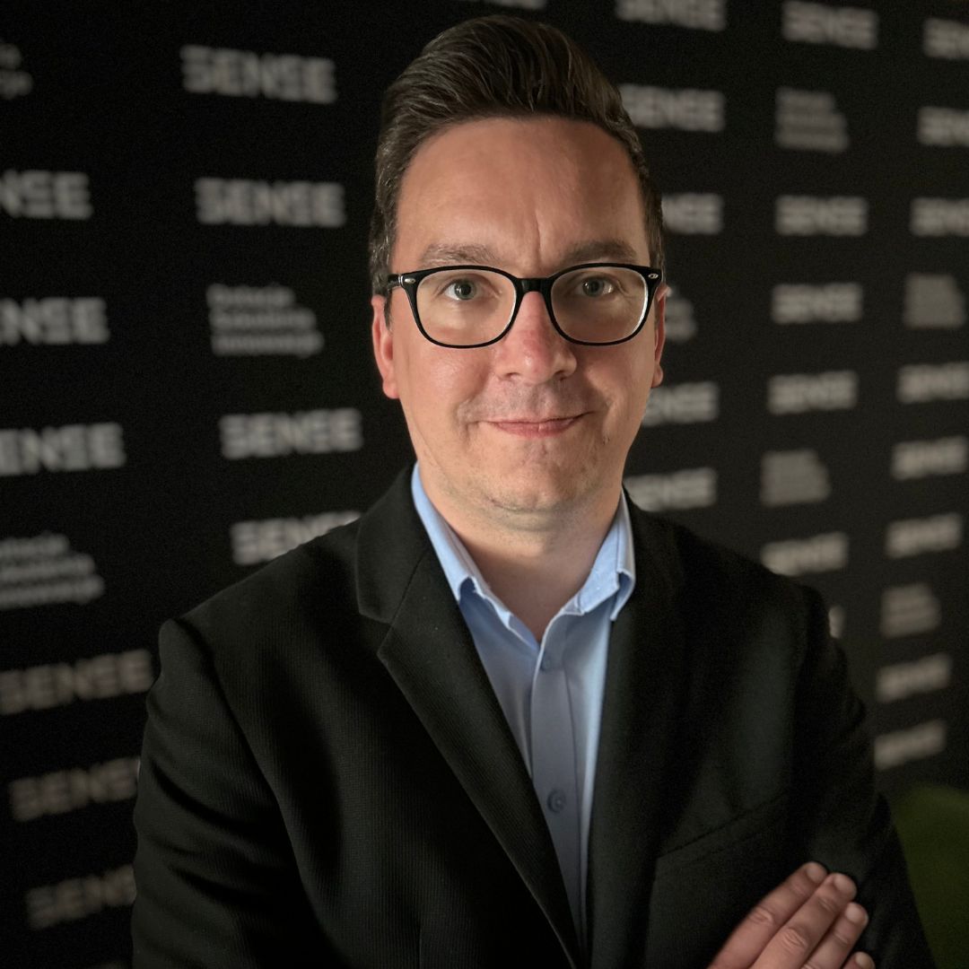 Adam_Nowak_portret_kwadrat portret mężczyzny - ekspert od dotacji B+R Adam Nowak