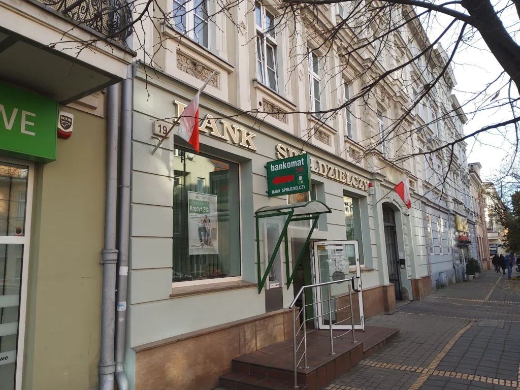 budynek banku spółdzielczego